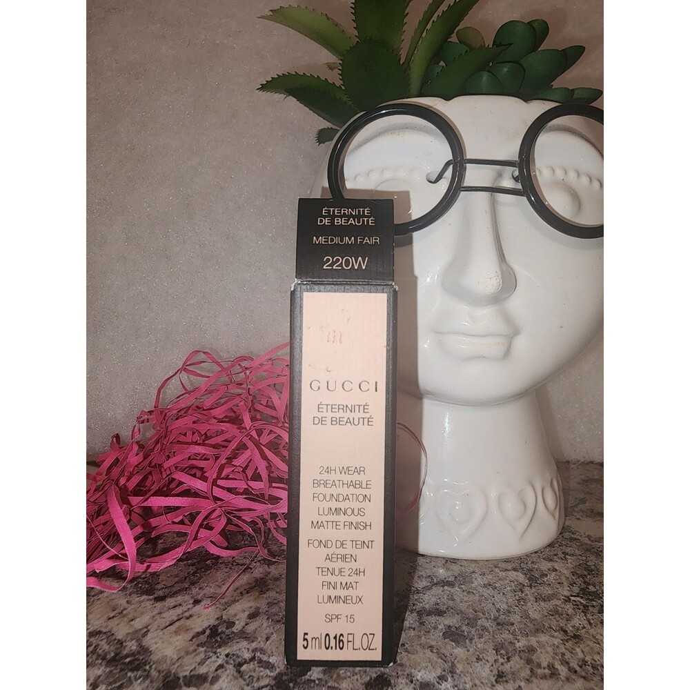GUCCI 24H WEAR BREATHABLE FOUNDATION LUMNOUS MATTE FINISH MD FAIR 220W"  5ML NIB